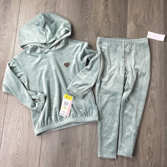 NWT Juicy Couture Little Girl's 2-Piece Velour Pajama Set Green Size 4 - Picture 1 of 5